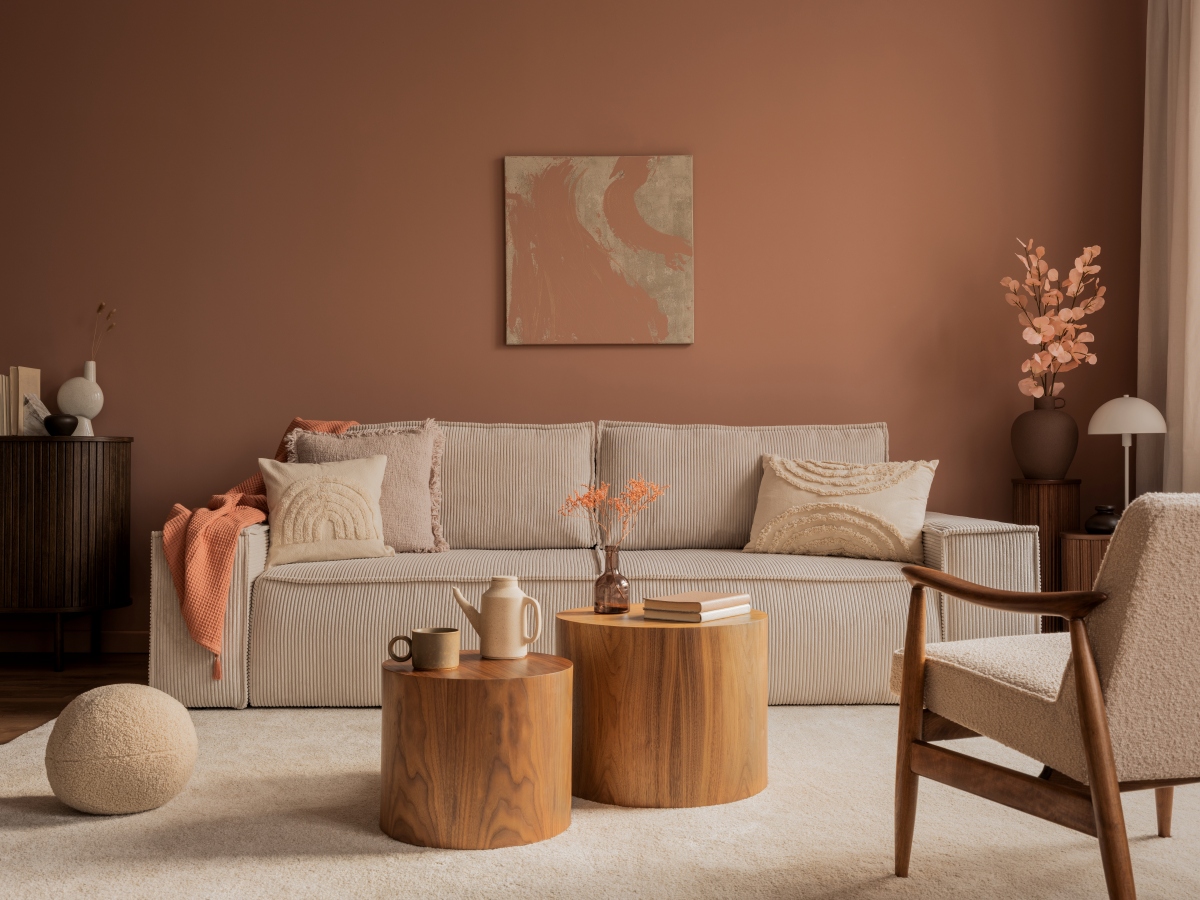 drewno w nowoczesnym salonie